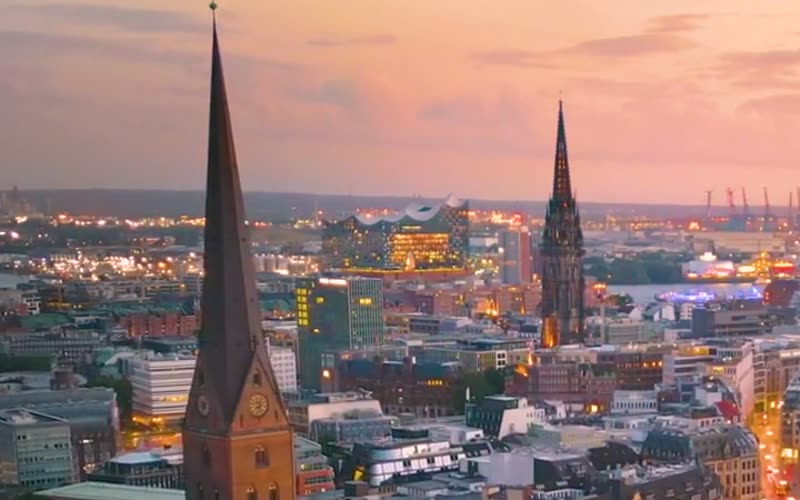 Elbphilharmonie und St. Petri